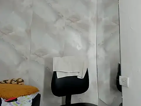 Snapshot of kataleyaAlenan chatting on October 26, 2025, 1:22 pm kataleyaAlenan online show from October 26, 2025, 1:22 pm