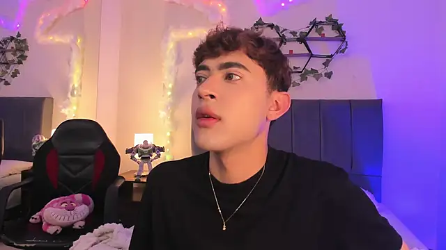 JustinCastiblanco online show from January 15, 2026, 11:24 am