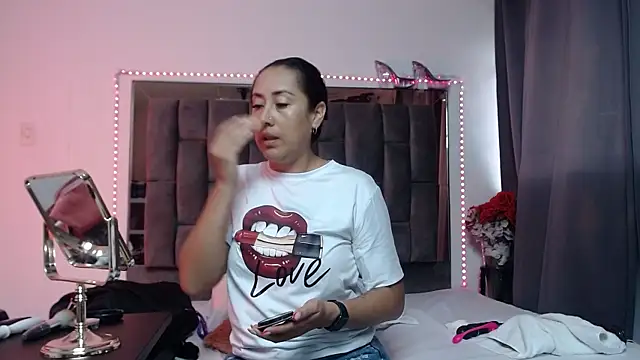 Salmma Milf online show from April 13, 2026, 11:47 am