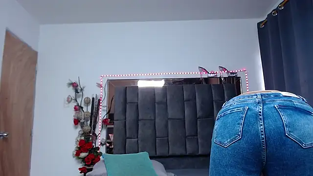 Snapshot of Salmma_Milf chatting on February 20, 2026, 11:56 am Salmma Milf online show from February 20, 2026, 11:56 am