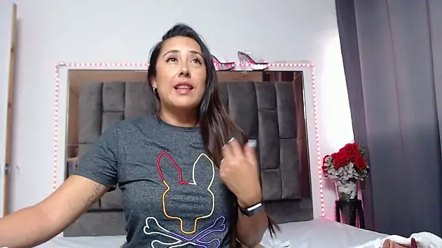Snapshot of Salmma_Milf chatting on May 4, 2026, 11:57 am Salmma Milf online show from May 4, 2026, 11:57 am