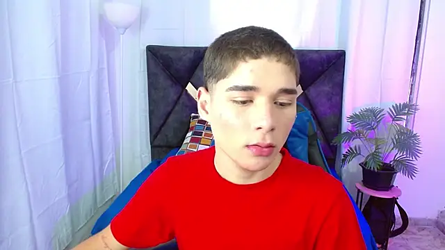 Snapshot of Mattass18 chatting on October 21, 2025, 1:21 pm Mattass18 online show from October 21, 2025, 1:21 pm
