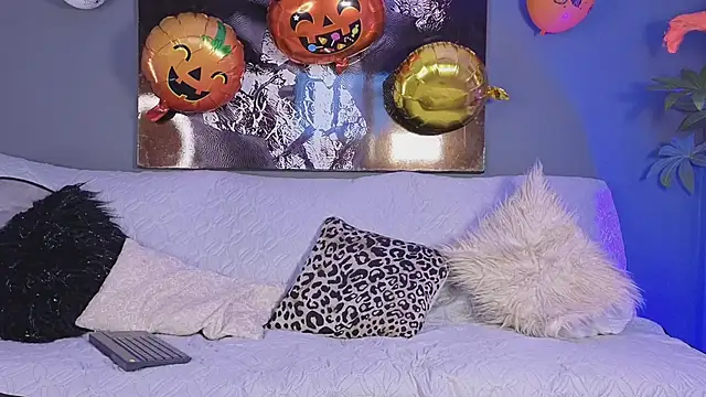 celestesecrett online show from November 3, 2025, 6:11 pm