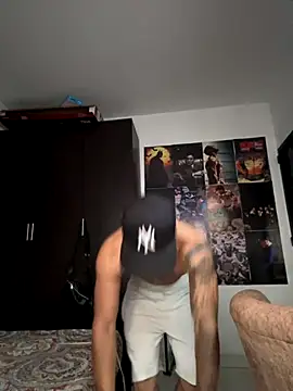 Snapshot of Kylian_Alessandro chatting on October 18, 2025, 8:33 pm Kylian Alessandro online show from October 18, 2025, 8:33 pm