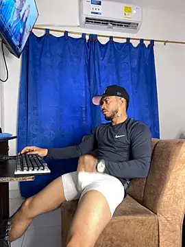 Kylian Alessandro online show from November 20, 2025, 1:45 pm