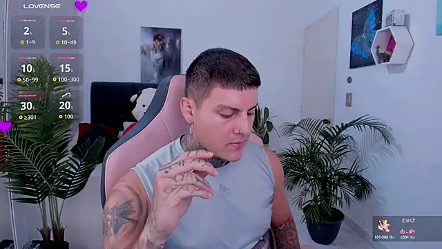 Snapshot of dirty_boy0 chatting on October 17, 2025, 4:53 pm dirty boy0 online show from October 17, 2025, 4:53 pm