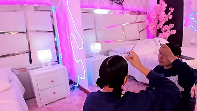 DevoraCarther online show from October 25, 2025, 12:04 pm