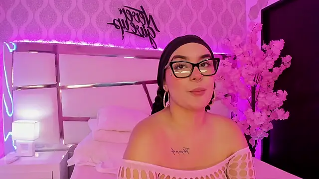 DevoraCarther online show from October 27, 2025, 1:01 pm