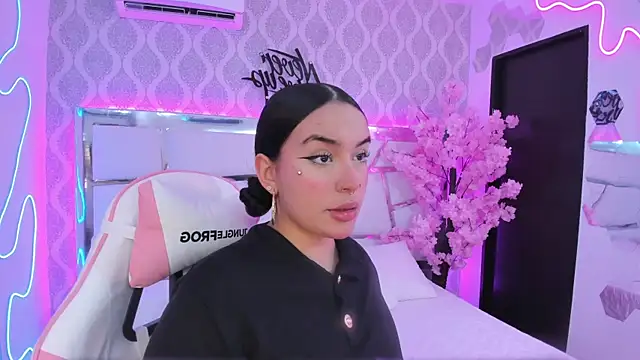 DevoraCarther online show from November 10, 2025, 2:00 pm