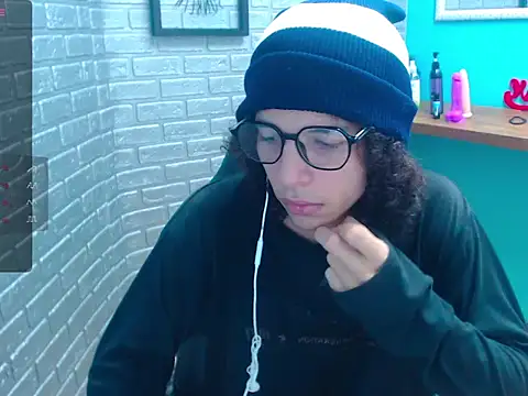 Mike Miiller  online show from November 6, 2025, 5:28 pm