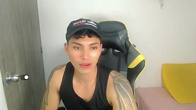 Snapshot of Maynow_666 chatting on October 22, 2025, 9:03 pm Maynow 666 online show from October 22, 2025, 9:03 pm