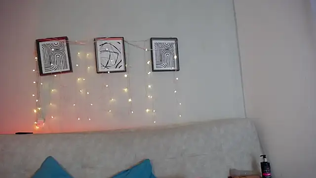 Sweet Bella Valery online show from April 13, 2026, 2:32 pm