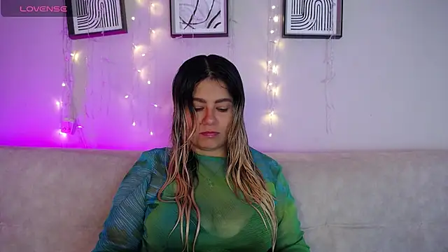 Sweet Bella Valery online show from April 18, 2026, 3:14 pm