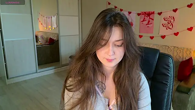 Snapshot of BellaSink chatting on October 25, 2025, 5:06 am BellaSink online show from October 25, 2025, 5:06 am