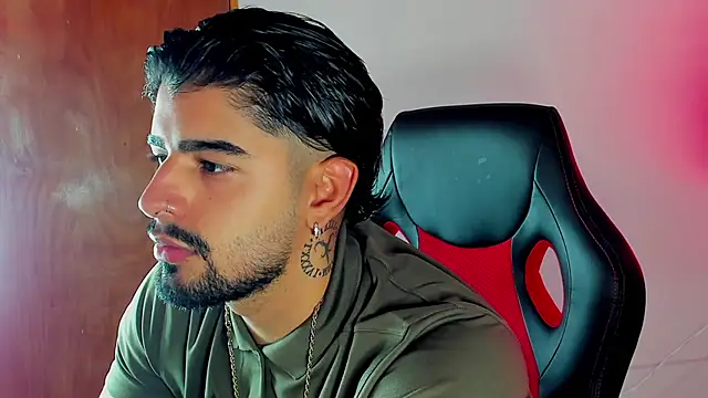 maximo black  online show from October 30, 2025, 11:45 pm