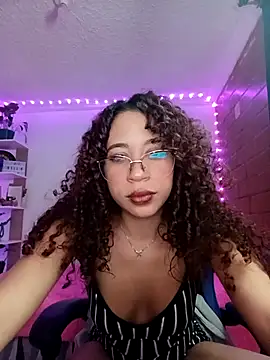 Medussa3033 online show from December 19, 2025, 9:28 pm