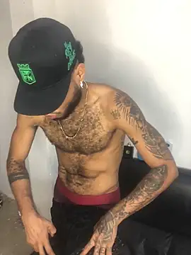 Snapshot of AXionX chatting on December 2, 2025, 6:15 am AXionX online show from December 2, 2025, 6:15 am