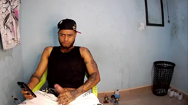 Snapshot of AXionX chatting on October 23, 2025, 10:36 am AXionX online show from October 23, 2025, 10:36 am