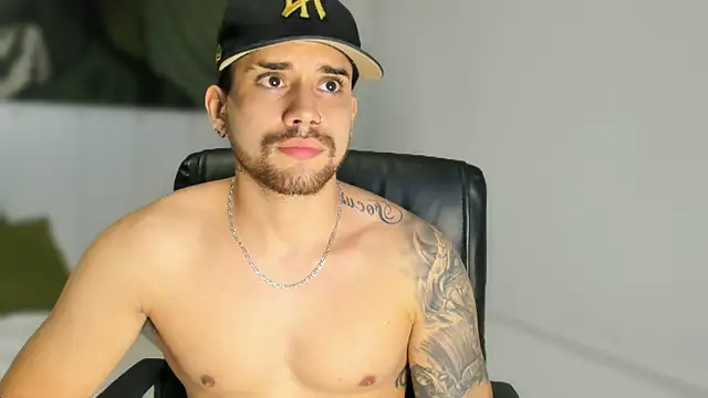 Snapshot of Mike_montoya01 chatting on November 27, 2025, 1:50 am Mike montoya01 online show from November 27, 2025, 1:50 am