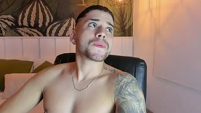 Snapshot of Mike_montoya01 chatting on November 20, 2025, 5:08 am Mike montoya01 online show from November 20, 2025, 5:08 am