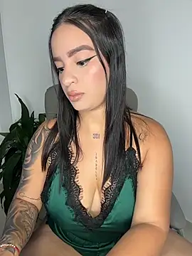 Emily Kurth23 online show from January 13, 2026, 1:09 am