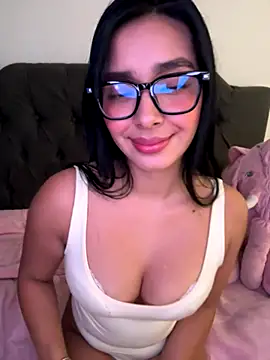 MiaSofia   online show from November 7, 2025, 8:57 pm