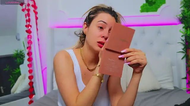 AriannaSins online show from March 22, 2025, 5:39 am