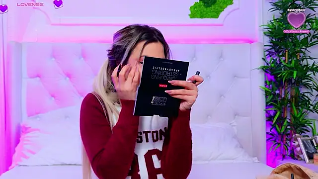 AriannaSins online show from February 3, 2026, 1:27 pm