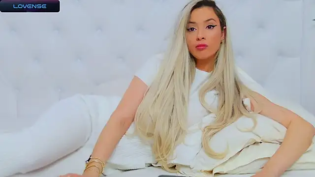 AriannaSins online show from February 24, 2025, 4:15 pm