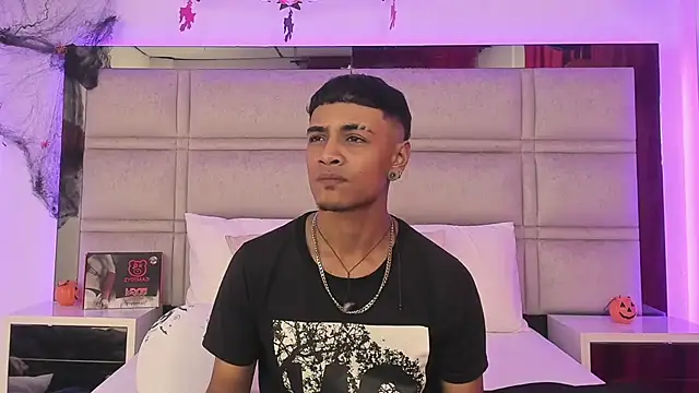 SweetAndSinful online show from November 1, 2025, 4:30 am