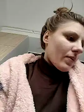 SandyCassie online show from December 20, 2025, 7:44 am