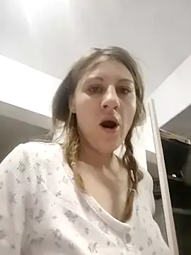 Snapshot of SandyCassie chatting on October 28, 2025, 5:18 am SandyCassie online show from October 28, 2025, 5:18 am