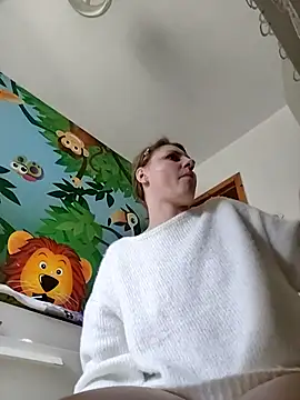 SandyCassie online show from March 13, 2026, 12:43 pm