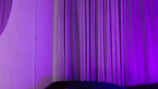 antonella rosecs online show from November 28, 2025, 3:39 am