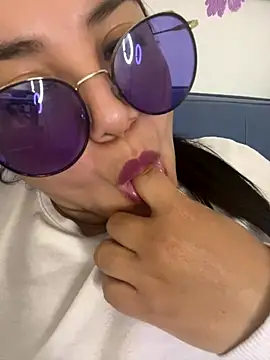 antoniamiller69 online show from October 16, 2025, 6:43 am