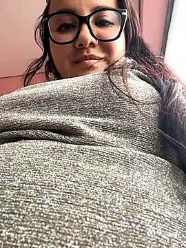 antoniamiller69 online show from November 27, 2025, 5:46 pm