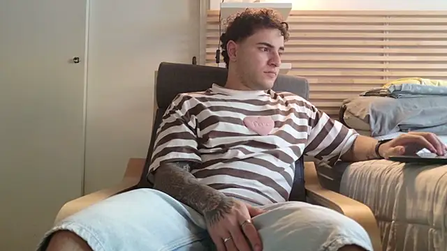 KevinWolf777 online show from March 19, 2026, 10:21 pm