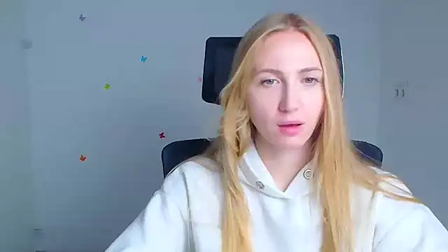 Snapshot of Emma_Moonlightt chatting on October 26, 2025, 6:19 pm Emma Moonlightt online show from October 26, 2025, 6:19 pm