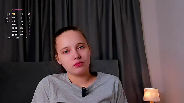 NadiaGnegy online show from November 2, 2025, 1:16 pm