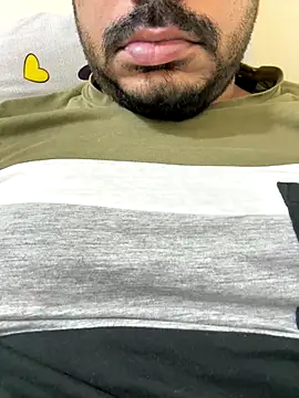 Handsome8677 online show from December 22, 2025, 11:38 pm