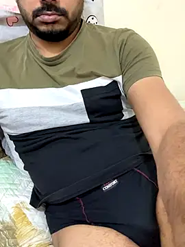 Handsome8677 online show from December 22, 2025, 11:21 am