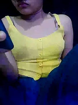 RIYA HONEY online show from November 4, 2025, 4:44 pm