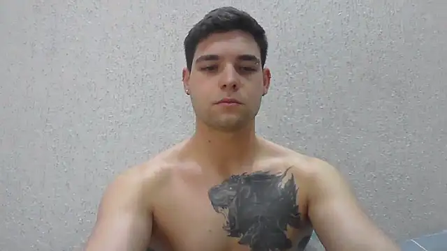 Snapshot of Zure-xxx chatting on June 5, 2026, 2:05 am Zure-xxx online show from June 5, 2026, 2:05 am
