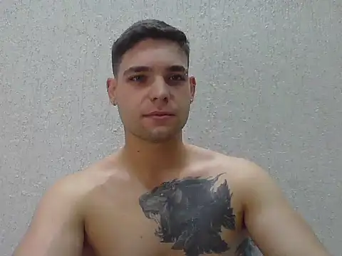Snapshot of Zure-xxx chatting on April 29, 2026, 11:44 pm Zure-xxx online show from April 29, 2026, 11:44 pm