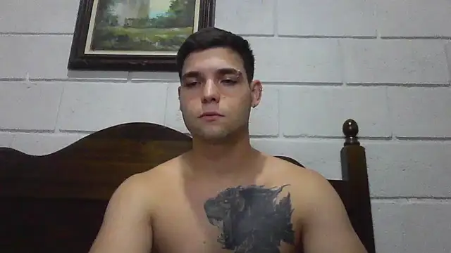 Snapshot of Zure-xxx chatting on May 19, 2026, 2:51 am Zure-xxx online show from May 19, 2026, 2:51 am