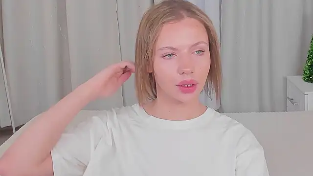 Snapshot of Keit_princess chatting on December 19, 2025, 7:44 am Keit princess online show from December 19, 2025, 7:44 am