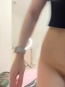 Snapshot of ChloeBrut chatting on June 18, 2026, 12:09 am ChloeBrut online show from June 18, 2026, 12:09 am