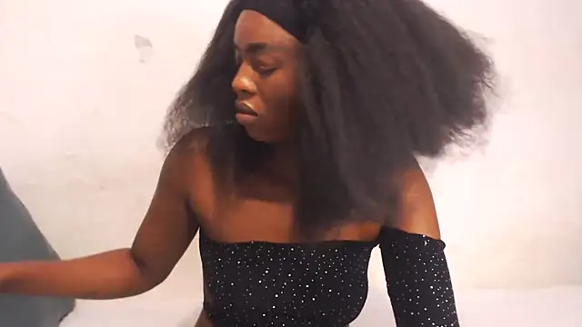 TallEbonyBabe online show from February 9, 2026, 4:32 am