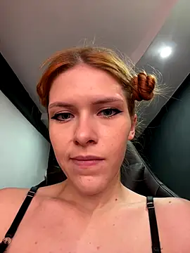 Snapshot of -bestie- chatting on October 28, 2025, 7:07 am -bestie- online show from October 28, 2025, 7:07 am