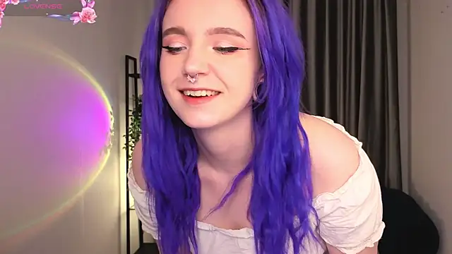 Snapshot of AleksaDivine chatting on October 15, 2025, 10:07 pm AleksaDivine online show from October 15, 2025, 10:07 pm
